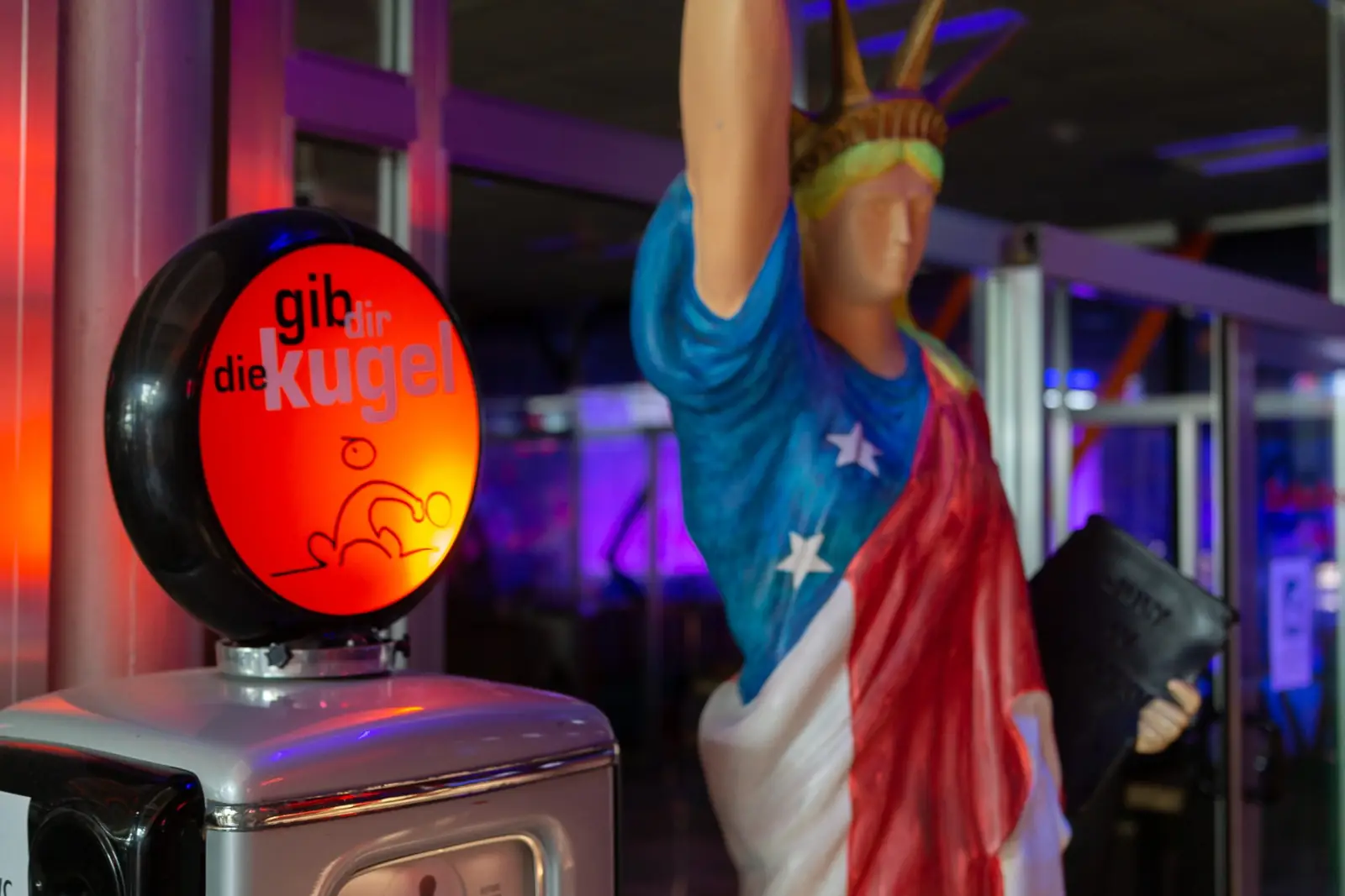 Kugelautomat und Freiheitsstatue
